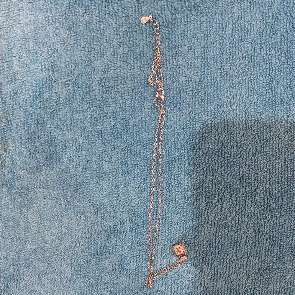 Chic Rose Gold Necklace with Pendant